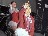 Hồ Phi Nal đang hát 'Rồi tới luôn' thì cúp điện cái rụp, khán giả đồng loạt bỏ về