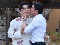 Quốc Trường hôn bạn thân khiến dân tình: ‘Ủa gì vậy trời?’