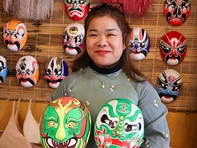 Niềm đam mê mặt nạ hát bội