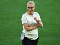 FIFA yêu cầu mỗi đội nữ phải có ít nhất một HLV nữ