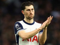 Fan Tottenham ‘sốc’ khi hậu vệ Ben Davies được cân nhắc làm HLV tạm quyền