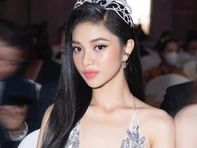 Hoa hậu ồ ạt đóng phim: Vương miện có giúp diễn xuất bớt 'đơ'?