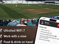 Sân vận động mở ‘văn phòng’ giúp fan trốn sếp