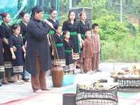Người Ơ Đu ăn Tết đón tiếng sấm