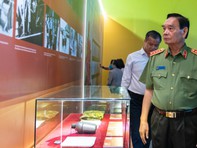 Hàng trăm hình ảnh, hiện vật quý tại triển lãm 80 năm An ninh nhân dân