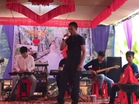 Chàng trai hát 'Miyahee' được dân mạng chấm điểm 10 vì độ tự tin