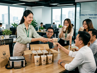 Không tiền chạy theo trà sữa buổi chiều, mang khoai mì, khoai lang mời đồng nghiệp... thế mới hay!
