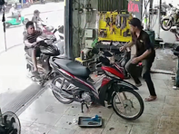 Sửa gấp giúp anh chiếc xe