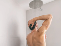Nam giới lười tắm để tăng 'sức hút hẹn hò'?