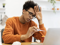Gen Z có tỉ lệ xin nghỉ ốm... giả cao gấp đôi thế hệ trước