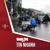 Tin tức tối 18-12: Gió cực mạnh quật xe máy ngã la liệt ở Phú Yên