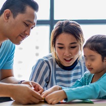 Podcast: Làm ơn đừng giúp con trẻ làm bài tập về nhà