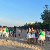Bản tin tối 30-7: Nhiều ý kiến trái chiều xung quanh việc xử lý vụ cởi áo ngực chơi 'tiếp nước'