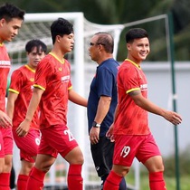 Bản tin tối 20-9: Quang Hải có buổi tập đầu tiên cùng đội sau khi trở về từ Pháp