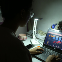 Podcast: Báo động sinh viên thức khuya sau đó ngủ bù lại, nên không?