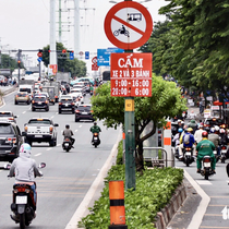 Podcast: Cảnh báo nguy hiểm khi xe máy đi trái phép vào làn ô tô