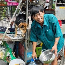 Podcast: Sài Gòn dậy sớm - Xe ve chai mưu sinh của ông Dũng 'còi'