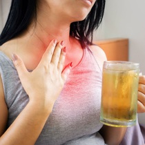 Podcast: Uống bia rượu chung với nước ngọt có ga - giải say hay dễ 'chết'?