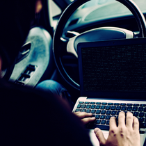 Podcast: Ô tô dễ bị hack hơn điện thoại, vì sao?