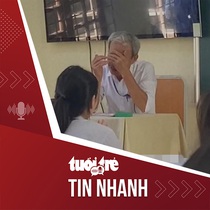 Tin tức tối 22-5: Người thầy liên tục lau nước mắt trong tiết dạy cuối cùng gây 'bão mạng'
