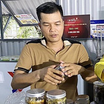 Ba khía truyền kỳ - Kỳ 4: Ba khía lên đời đi máy bay