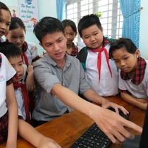 Thầy giáo trường làng thành chuyên gia Microsoft