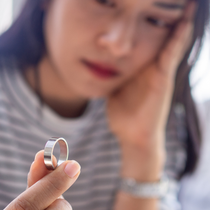 Nhiều người trẻ ngại kết hôn vì chưa ổn định tài chính?