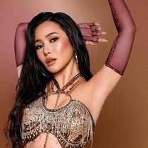Ca sĩ Hương Tràm  lên tiếng về tin đồn qua Mỹ sinh con