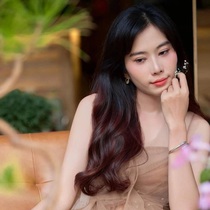 Kiến nghị chặn tài khoản mạng xã hội của hoa khôi Nam Em