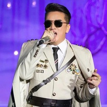 Sẽ mời chuyên gia thẩm định huy hiệu Đàm Vĩnh Hưng đeo trong liveshow 'Ngày em thắp sao trời'