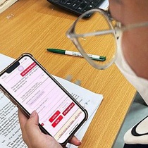 Người dân vẫn trầy trật đăng ký tạm trú online