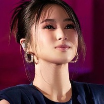 Ca sĩ Hương Tràm gửi đơn tố cáo người tung tin đồn 'sang Mỹ sinh con'