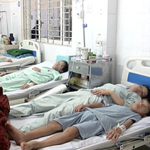 Cẩn thận với thức ăn đường phố, trời nóng rất dễ ngộ độc do nhiễm khuẩn