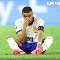 Mbappe lãnh thẻ và gãy mũi ngay trong trận đầu ra quân ở Euro 2024