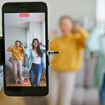 TikTok gây hại như thế nào đến chị em phụ nữ?