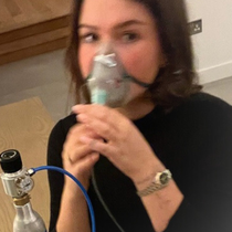 Rộ trào lưu thở CO2 để 'chữa lành': Chuyên gia lên tiếng