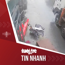 Tin tức tối 30-3: Cô gái vứt xe máy, tránh khối gỗ cả tấn rơi từ ô tô kể gì về giây phút thót tim?
