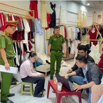 Bà chủ shop quần áo dụ dỗ các cô gái trẻ làm giúp việc lương cao nhưng ép đi bán dâm