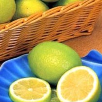 Uống nước cốt chanh vào buổi sáng khi bụng đói có chữa được ung thư?