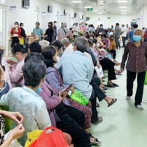 Nên phát thuốc 2 tháng/lần để giảm tải bệnh viện, giảm khổ bệnh nhân BHYT