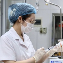 Bộ Y tế đề xuất tăng phụ cấp nhân viên y tế sau gần 15 năm không thay đổi