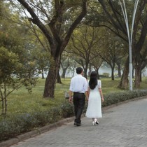 Cưới nhau để làm gì khi chỉ một người gánh vác?