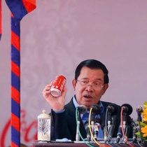 Coca-Cola bị tẩy chay ở Campuchia vì ngưng hợp tác với rapper VannDa, ông Hun Sen lên tiếng
