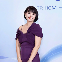 Bí quyết tươi trẻ, truyền cảm hứng của nữ phó giáo sư 55 tuổi