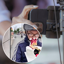 TikToker úp bánh kem vào mặt người đi đường, đập cửa nhà dân giữa đêm bị xử lý ra sao?