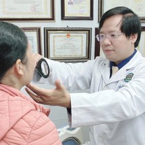 Làm đẹp cấp tốc ở tiệm gội đầu, cô gái trẻ phải nhập viện vì tổn thương da