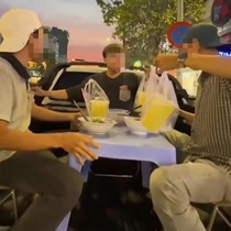 Vụ 3 người ăn uống trên thùng xe bán tải đang chạy: Tài xế bị phạt vì clip 3 năm trước bỗng 'hot' trở lại