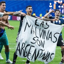 Ý nghĩa tấm biểu ngữ mừng chiến thắng khiến tuyển Argentina đối diện án phạt từ FIFA