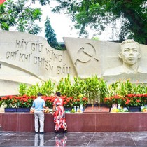 Rưng rưng tìm lịch sử anh hùng ở công viên Lê Thị Riêng 