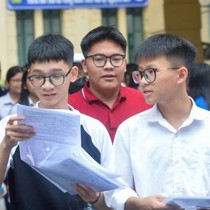 Bộ Giáo dục và Đào tạo lý giải vì sao chưa thể bỏ kỳ thi tốt nghiệp THPT